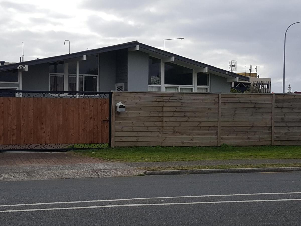 Holiday At Mount Maunganui Exterior photo